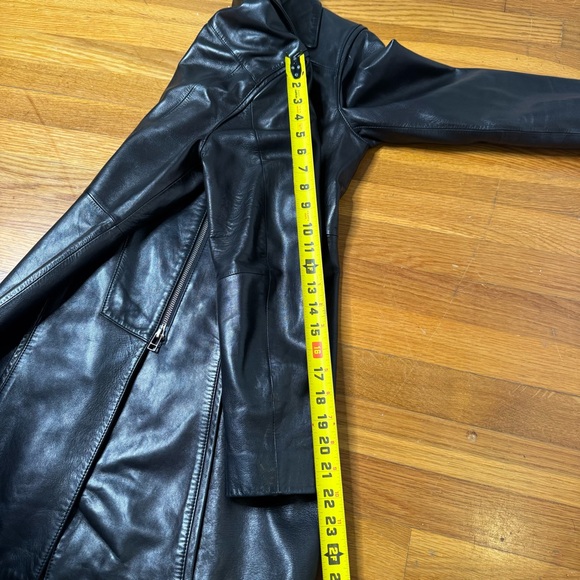 Katherine Kelly Lambs Leather Trench - Picture 9 of 15